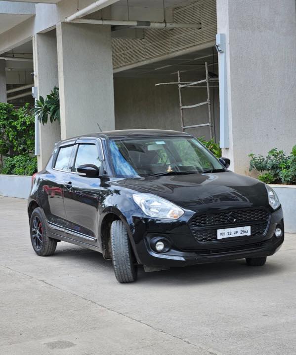 Black Maruti Suzuki Swift Petrol CNG self drive car in Pimpri-Chinchwad
