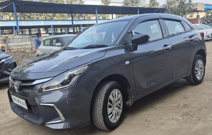 Grey Toyota Glanza petrol self drive car rental in Pune